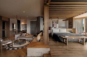 LOSTVILLA Deqin Meri Snow Mountain