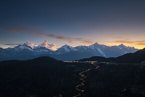 LOSTVILLA Deqin Meri Snow Mountain