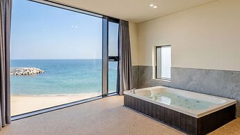 Sokcho W Spa Poolvilla