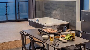 Sokcho W Spa Poolvilla