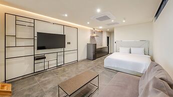 Sokcho W Spa Poolvilla