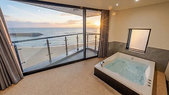 Sokcho W Spa Poolvilla