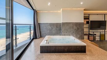 Sokcho W Spa Poolvilla