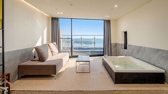 Sokcho W Spa Poolvilla