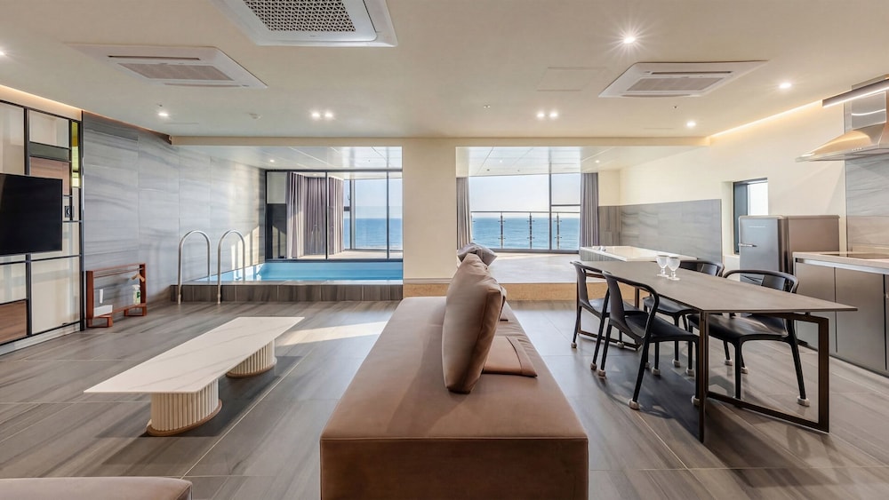Sokcho W Spa Poolvilla
