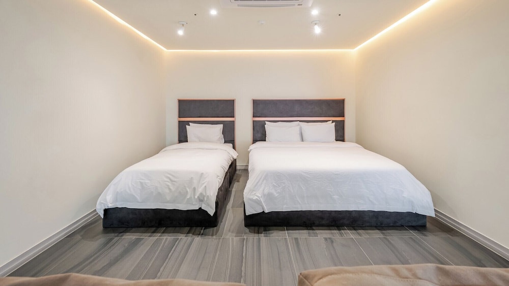 Sokcho W Spa Poolvilla