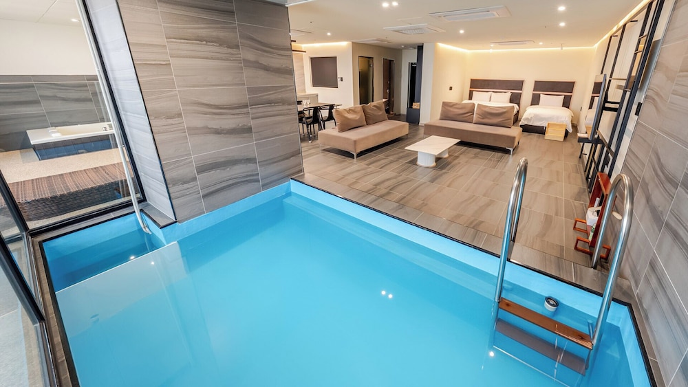 Sokcho W Spa Poolvilla