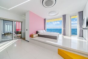 Boryeong Lavar Pool Villa