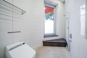 Boryeong Lavar Pool Villa