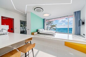 Boryeong Lavar Pool Villa
