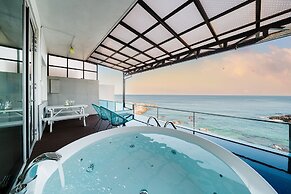 Yeongdeok Searest Poolvilla