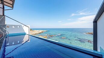 Yeongdeok Searest Poolvilla