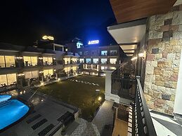 Amritara Chakra River Resort
