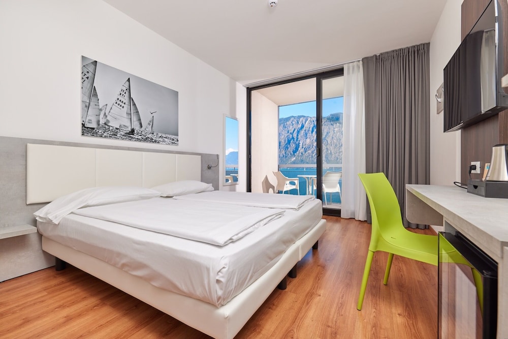 WIND HOTEL