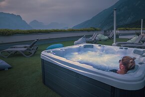 WIND HOTEL