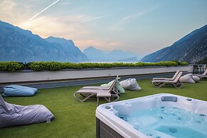 WIND HOTEL