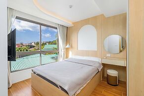 2BR Close to Beach  Pool Views C256