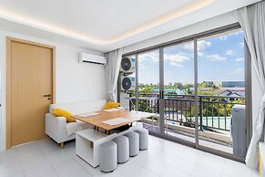 2BR Close to Beach  Pool Views C256