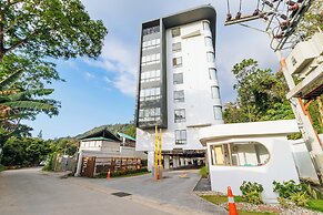 2BR Close to Beach  Pool Views C256