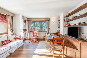 Charming Apartment Close to Cableway