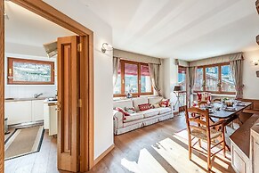 Charming Apartment Close to Cableway