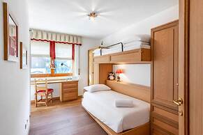 Charming Apartment Close to Cableway