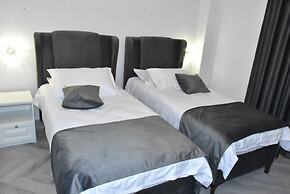 Hotel Monica