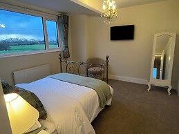Wardenlea Holiday Home