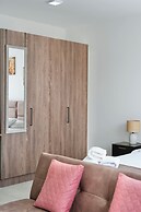 Seis Residences
