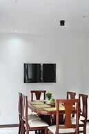 Seis Residences