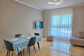 Sea View Apartment in Durres Beach 100