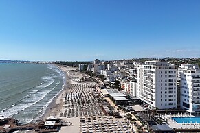Sea View Apartment in Durres Beach 100