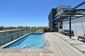Quiet 2-bed Green Point Retreat Rooftop Pool