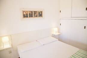 Spacious First-floor Flat Near the Beach