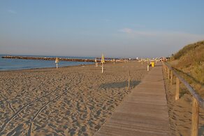 Spacious First-floor Flat Near the Beach