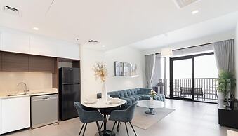 Vogue | Creek Edge Creek Harbor Waterfront Living