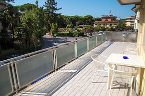 Central Apartment at 250m From the sea