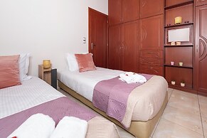 Lumina Apartment with Shared Pool