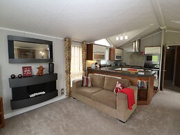 No 8 Hillcote Lodge