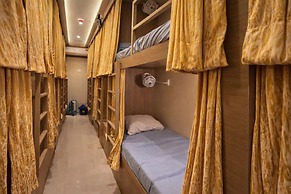 Relax Kurla Dormitory