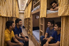 Relax Kurla Dormitory
