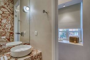 Nalia Suites