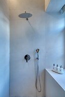 Nalia Suites