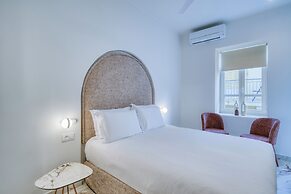 Nalia Suites