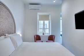 Nalia Suites