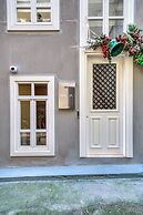 Nalia Suites