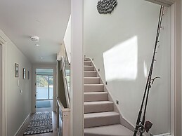 Villa 8, Estura