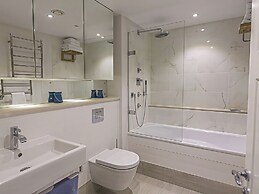 Villa 8, Estura