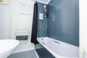 Modern 1 Bed - Close to City Centre