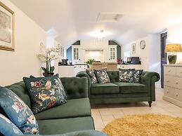 The Talkhouse Cottage